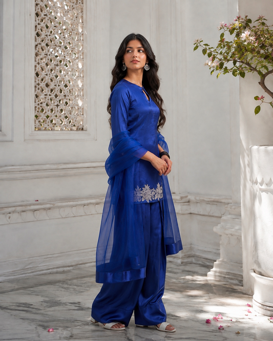 Neel Saaz suit set